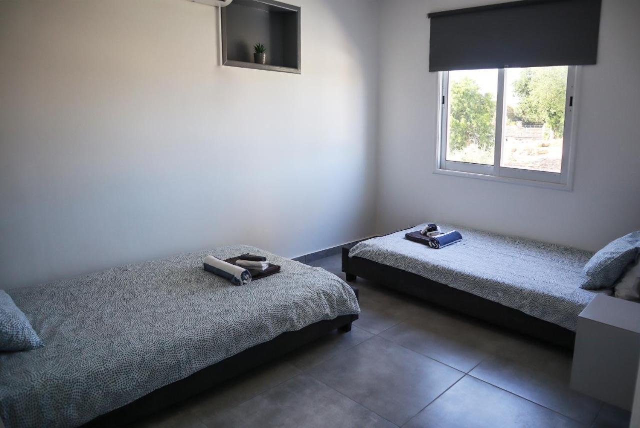 Alex'S Vacation Suite - 100M From The Beach - 6 Guests Paphos Buitenkant foto