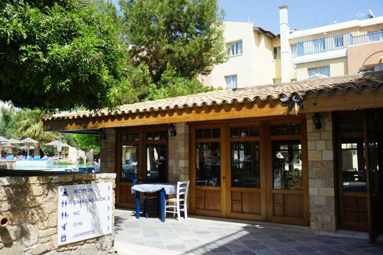 Alex'S Vacation Suite - 100M From The Beach - 6 Guests Paphos Buitenkant foto